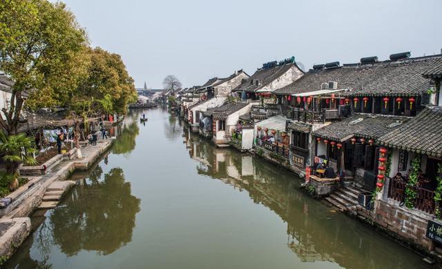 悬崖跳水运动